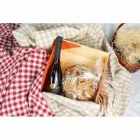 Christmas Hamper with Panettone and Sparkling Wine